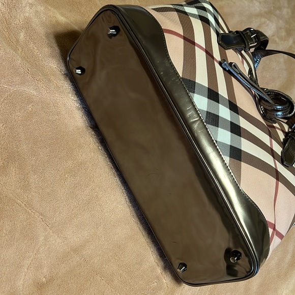 BURBERRY
Supernova Check Drawstring Tote Pewter leather trim - Picture 3 of 14